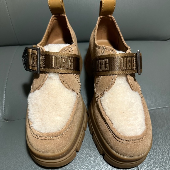 Brown new UGG platforms - Picture 4 of 8
